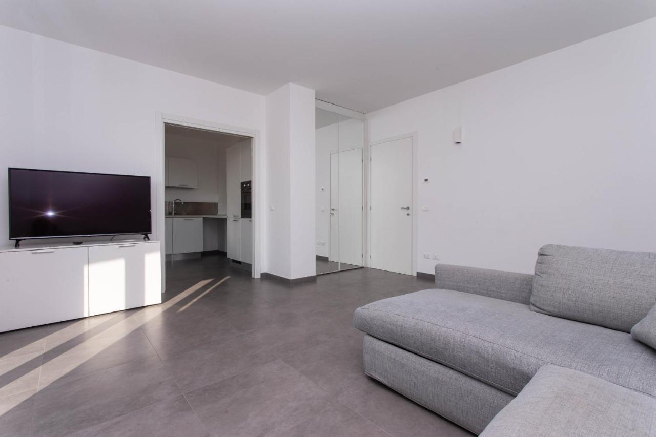 S018 - Sirolo, Nuovissimo Trilocale In Pietra Con Giardino Dx Apartment ภายนอก รูปภาพ