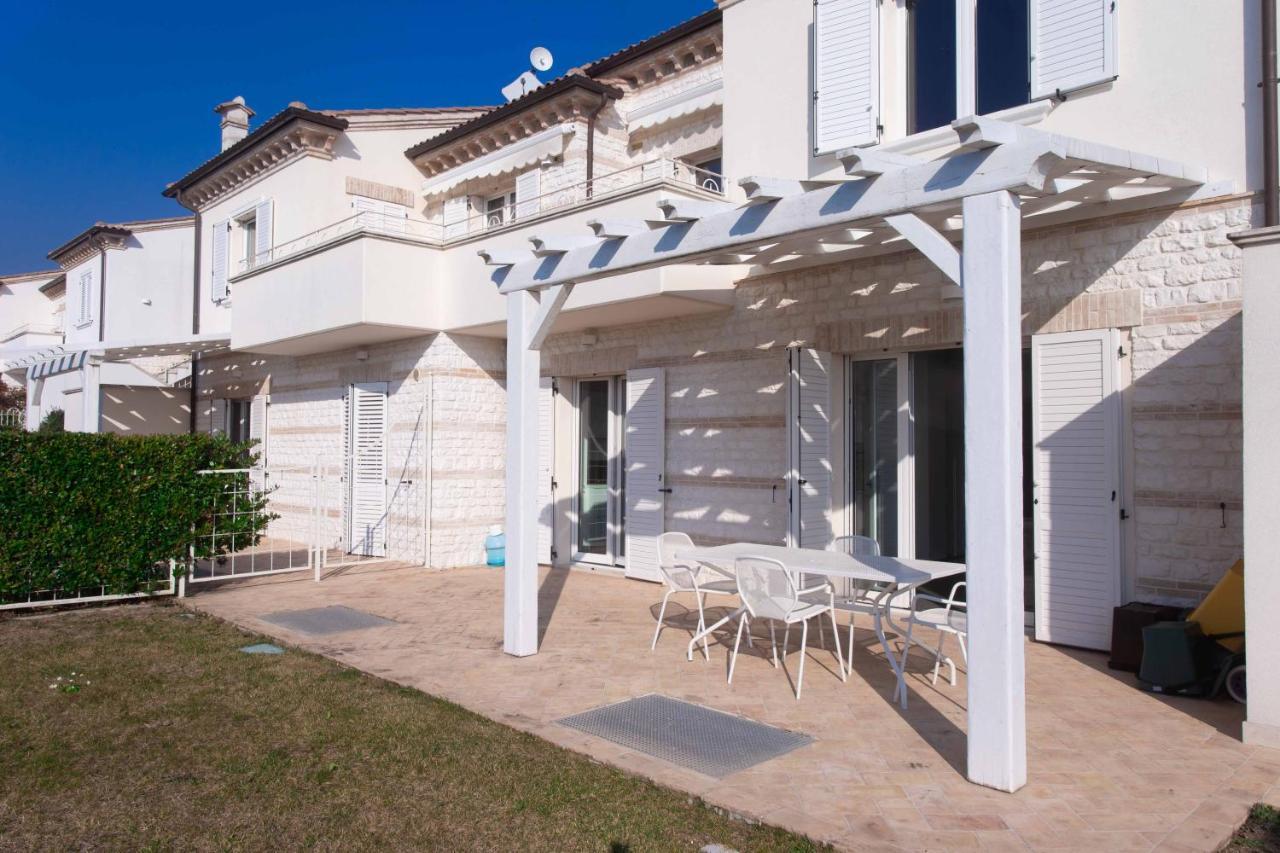 S018 - Sirolo, Nuovissimo Trilocale In Pietra Con Giardino Dx Apartment ภายนอก รูปภาพ