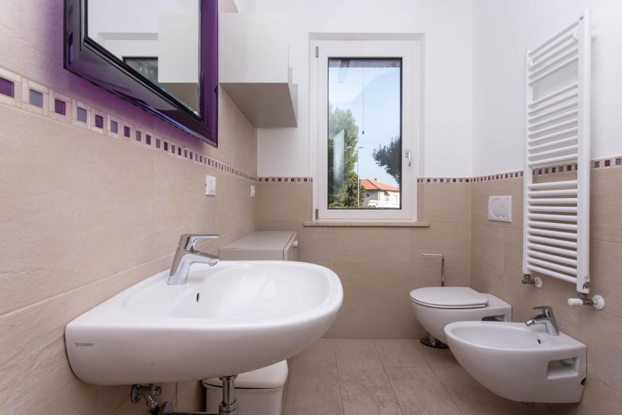 S018 - Sirolo, Nuovissimo Trilocale In Pietra Con Giardino Dx Apartment ภายนอก รูปภาพ