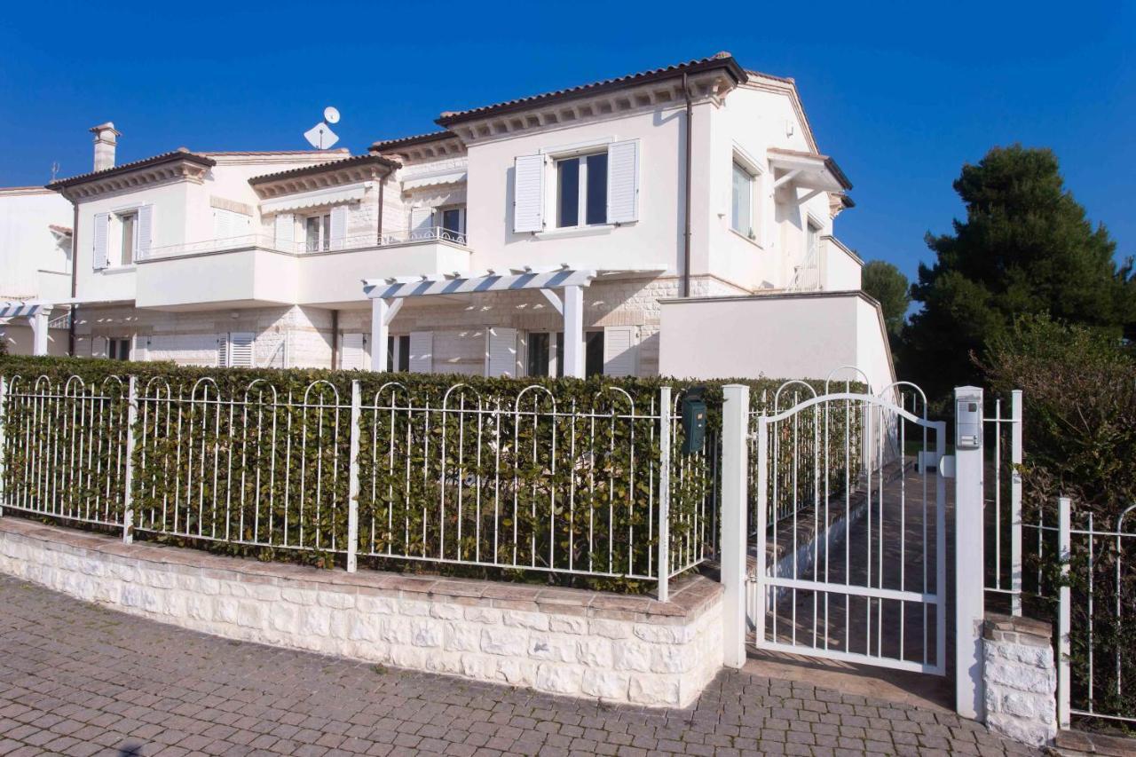 S018 - Sirolo, Nuovissimo Trilocale In Pietra Con Giardino Dx Apartment ภายนอก รูปภาพ
