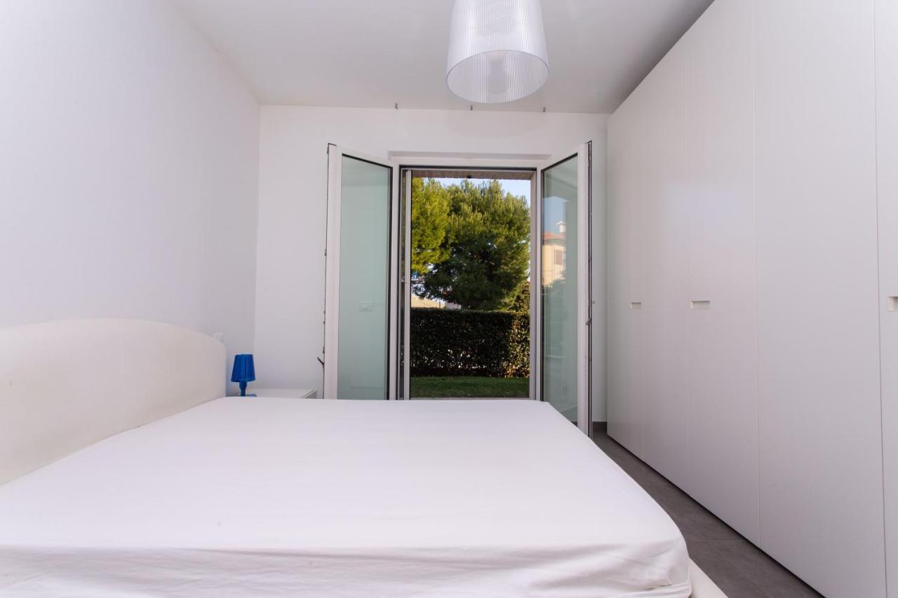 S018 - Sirolo, Nuovissimo Trilocale In Pietra Con Giardino Dx Apartment ภายนอก รูปภาพ